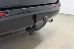 harmaa Toyota RAV4 Plug-in 2023 kuva 28.
