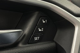 harmaa Toyota RAV4 Plug-in 2023 kuva 17.