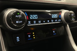 harmaa Toyota RAV4 Plug-in 2023 kuva 27.