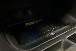 harmaa Toyota RAV4 Plug-in 2023 kuva 28.