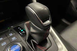 harmaa Toyota RAV4 Plug-in 2023 kuva 29.