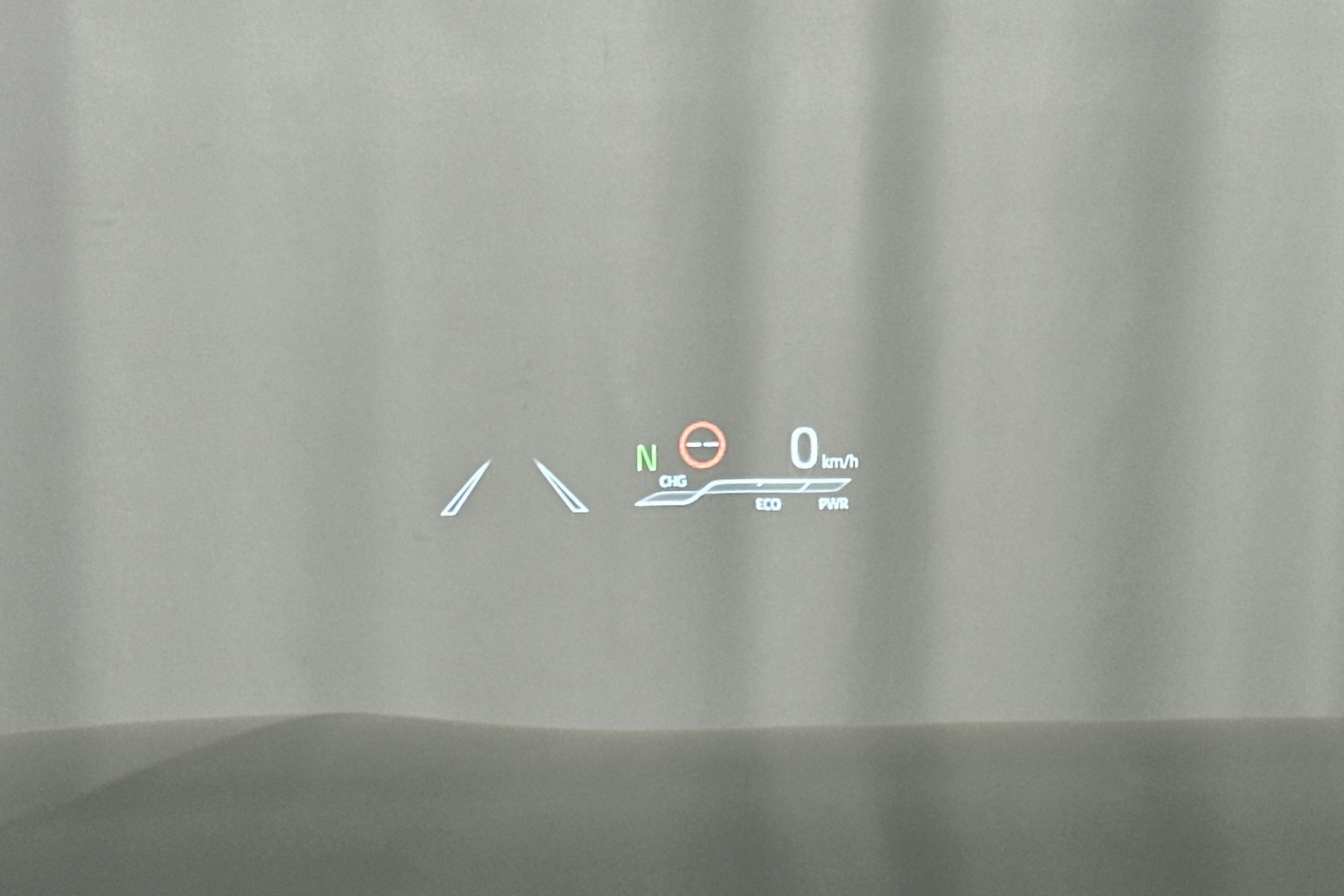 harmaa Toyota RAV4 Plug-in 2023 kuva 30.