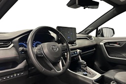 harmaa Toyota RAV4 Plug-in 2023 kuva 6.