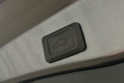 harmaa Toyota RAV4 Plug-in 2023 kuva 12.