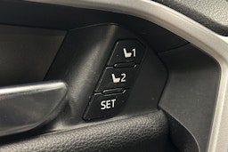 harmaa Toyota RAV4 Plug-in 2023 kuva 16.