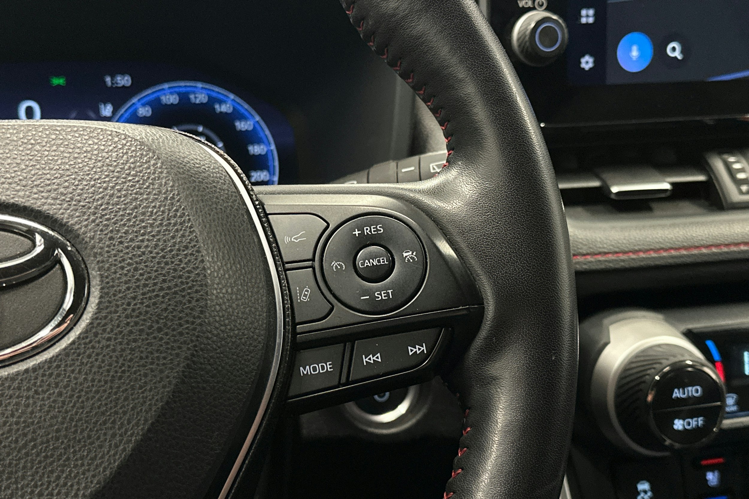 harmaa Toyota RAV4 Plug-in 2023 kuva 20.