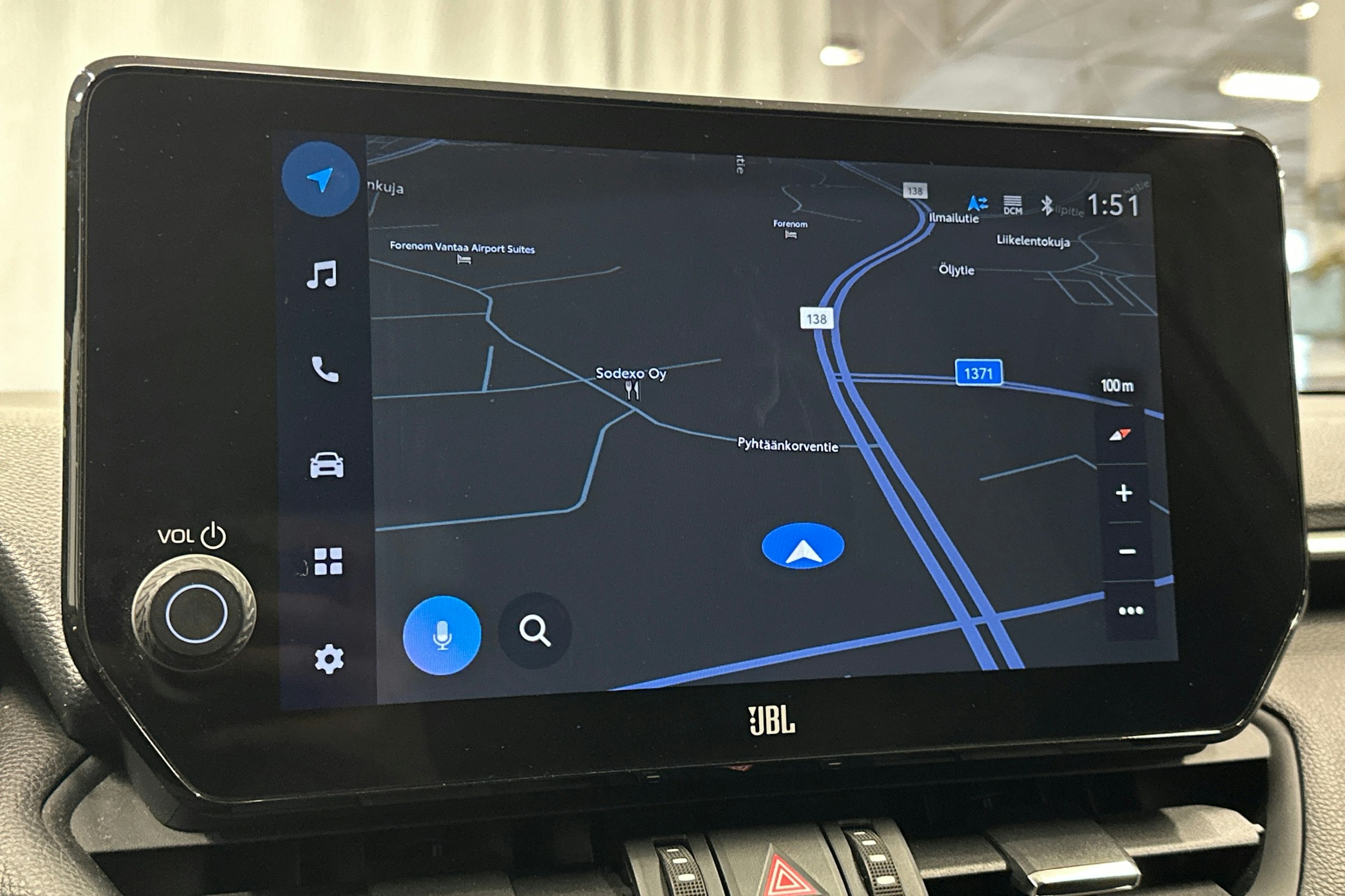 harmaa Toyota RAV4 Plug-in 2023 kuva 26.