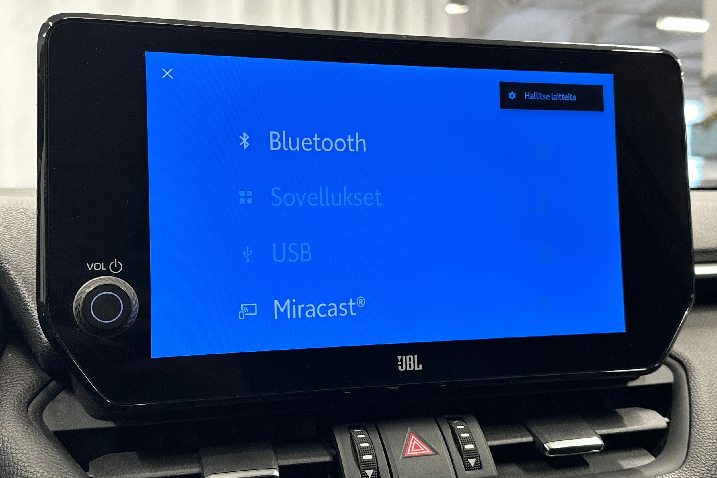 harmaa Toyota RAV4 Plug-in 2023 kuva 27.