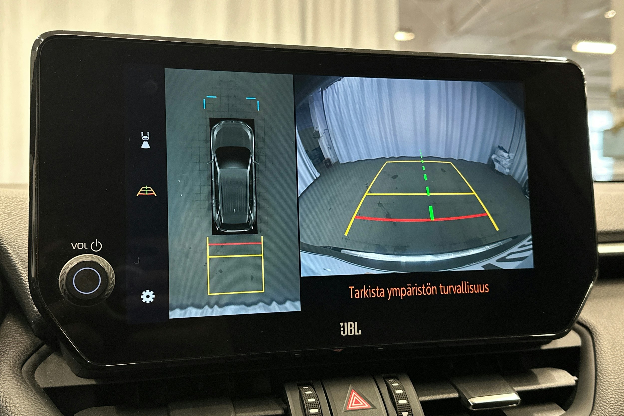 harmaa Toyota RAV4 Plug-in 2023 kuva 28.