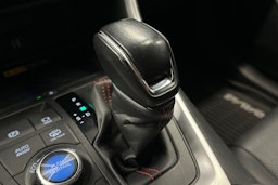 harmaa Toyota RAV4 Plug-in 2023 kuva 31.