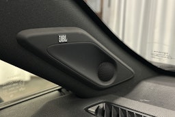 harmaa Toyota RAV4 Plug-in 2023 kuva 32.