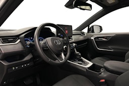 valkoinen Toyota RAV4 Plug-in 2023 kuva 7.