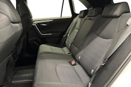 valkoinen Toyota RAV4 Plug-in 2023 kuva 10.