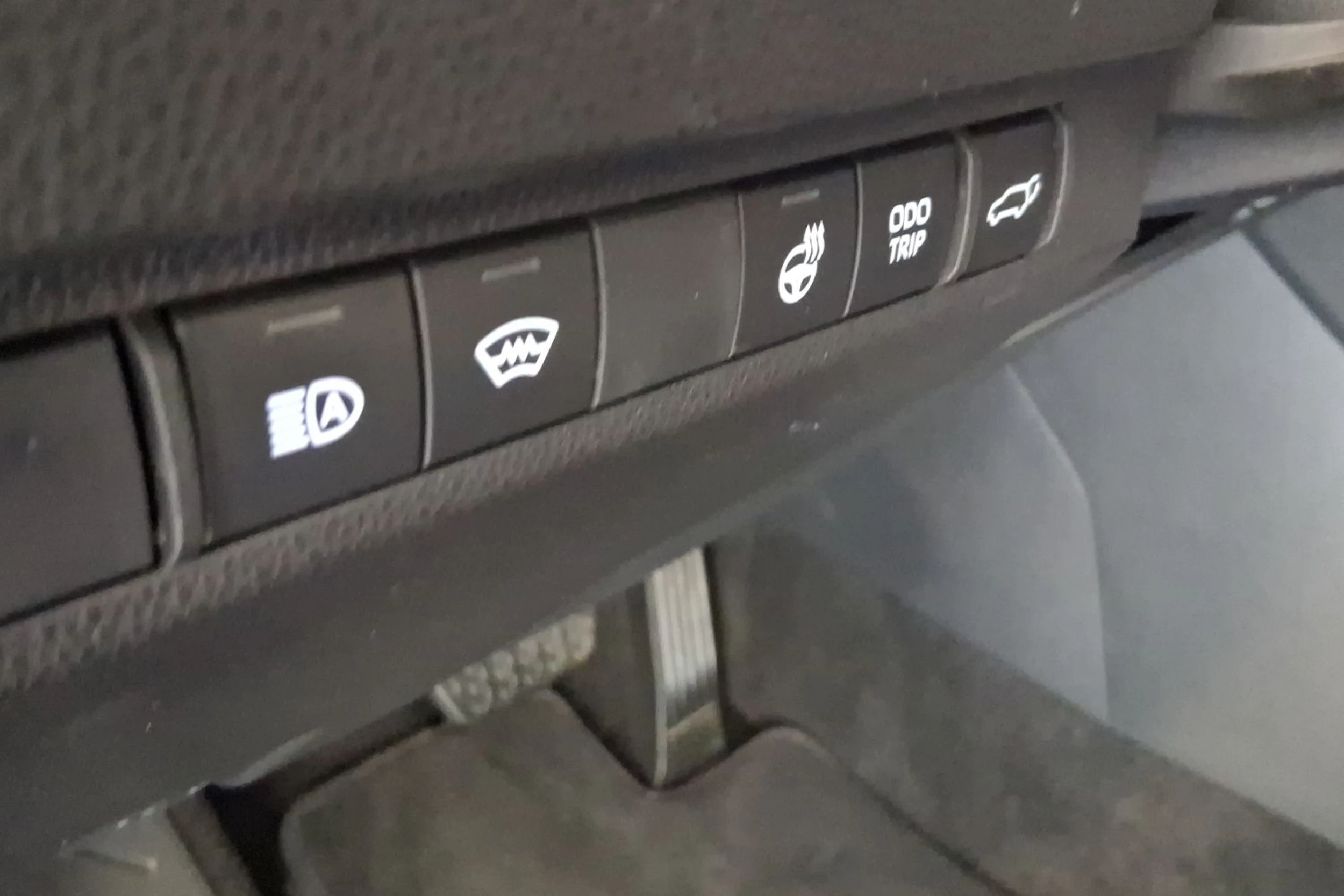 harmaa Toyota RAV4 Plug-in 2023 kuva 13.