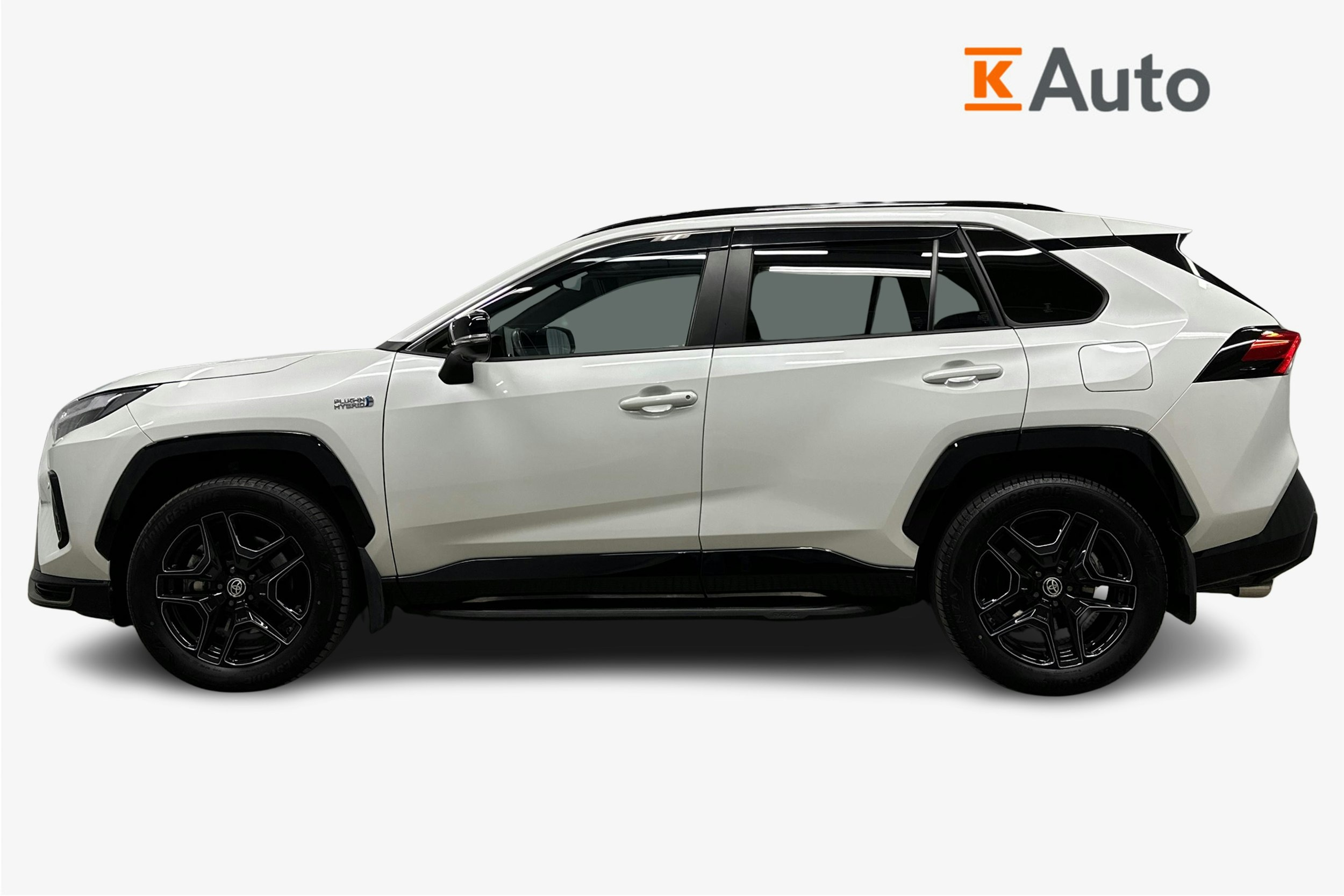 valkoinen Toyota RAV4 Plug-in 2024 kuva 5.
