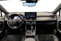 valkoinen Toyota RAV4 Plug-in 2024 kuva 7.