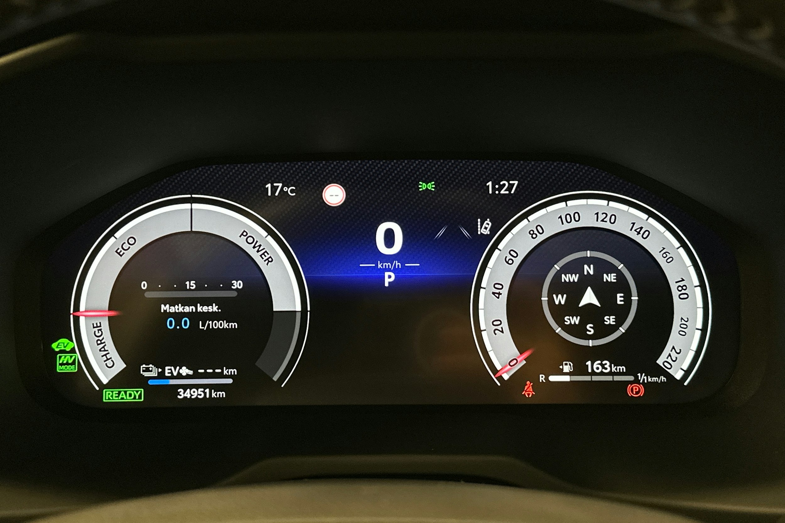 valkoinen Toyota RAV4 Plug-in 2024 kuva 20.