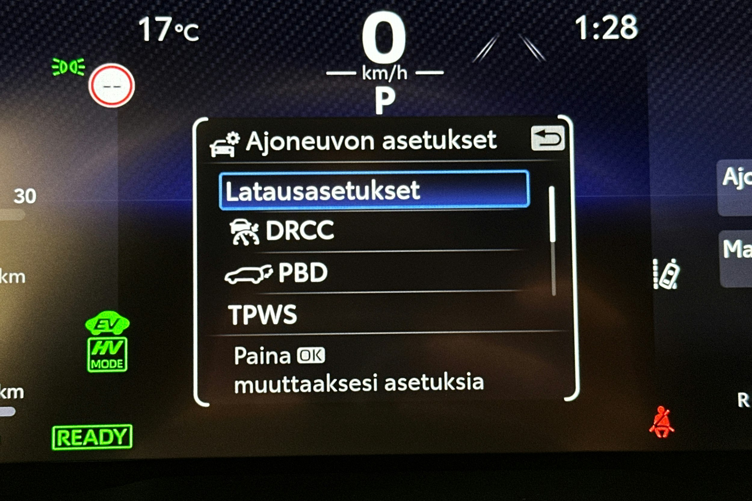 valkoinen Toyota RAV4 Plug-in 2024 kuva 24.