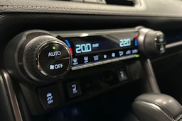 valkoinen Toyota RAV4 Plug-in 2024 kuva 29.