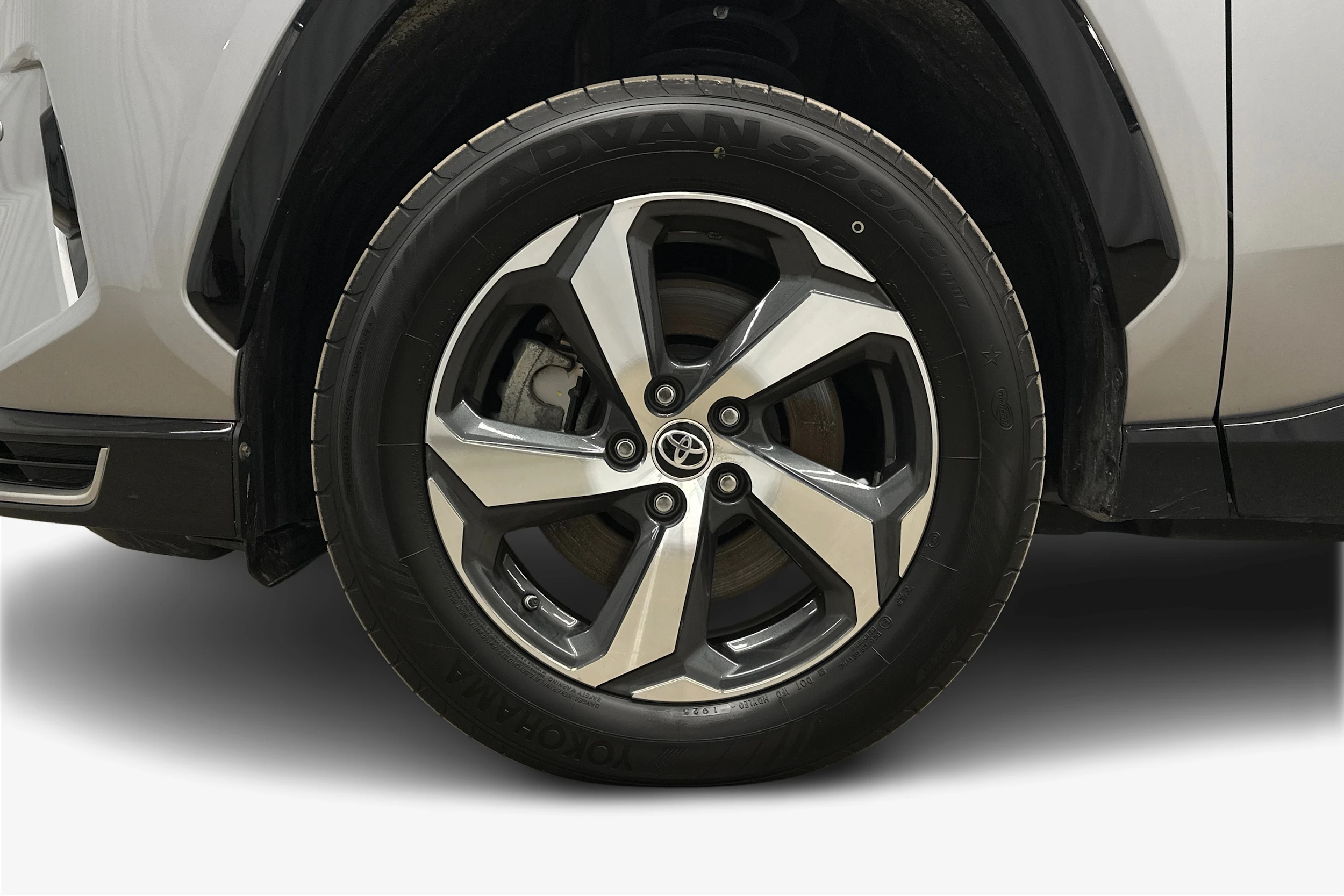 hopea Toyota RAV4 Plug-in 2024 kuva 12.