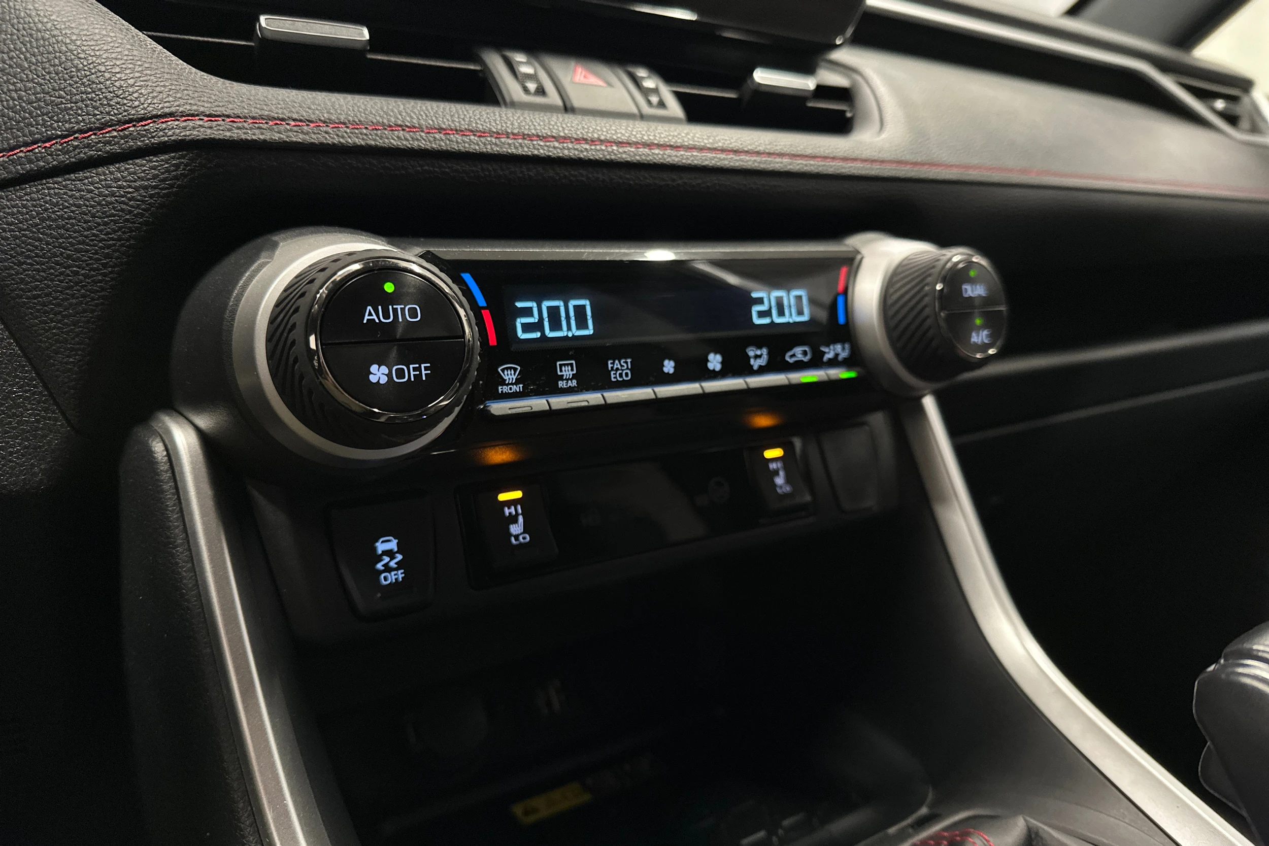 hopea Toyota RAV4 Plug-in 2024 kuva 20.