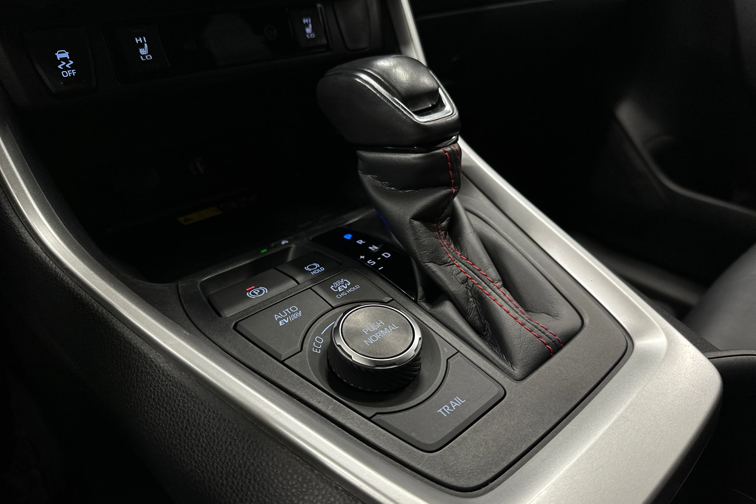 hopea Toyota RAV4 Plug-in 2024 kuva 21.