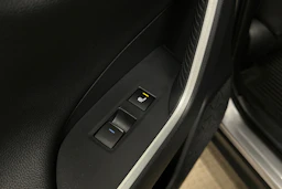hopea Toyota RAV4 Plug-in 2024 kuva 25.