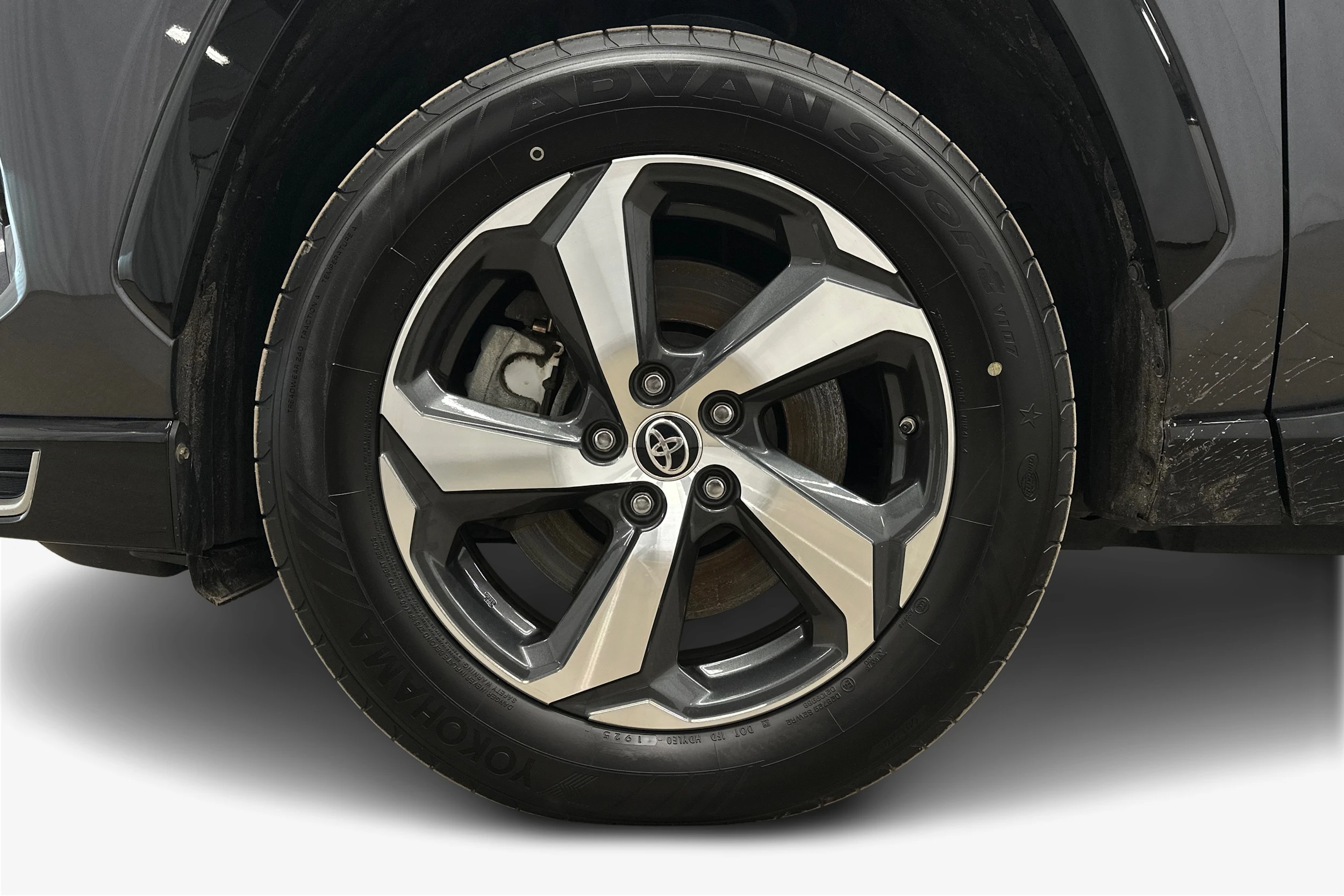 harmaa Toyota RAV4 Plug-in 2024 kuva 12.