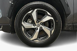 harmaa Toyota RAV4 Plug-in 2024 kuva 12.