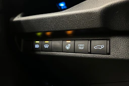 harmaa Toyota RAV4 Plug-in 2024 kuva 16.