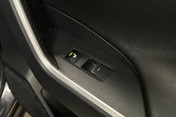 harmaa Toyota RAV4 Plug-in 2024 kuva 24.
