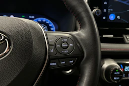 harmaa Toyota RAV4 Plug-in 2024 kuva 16.