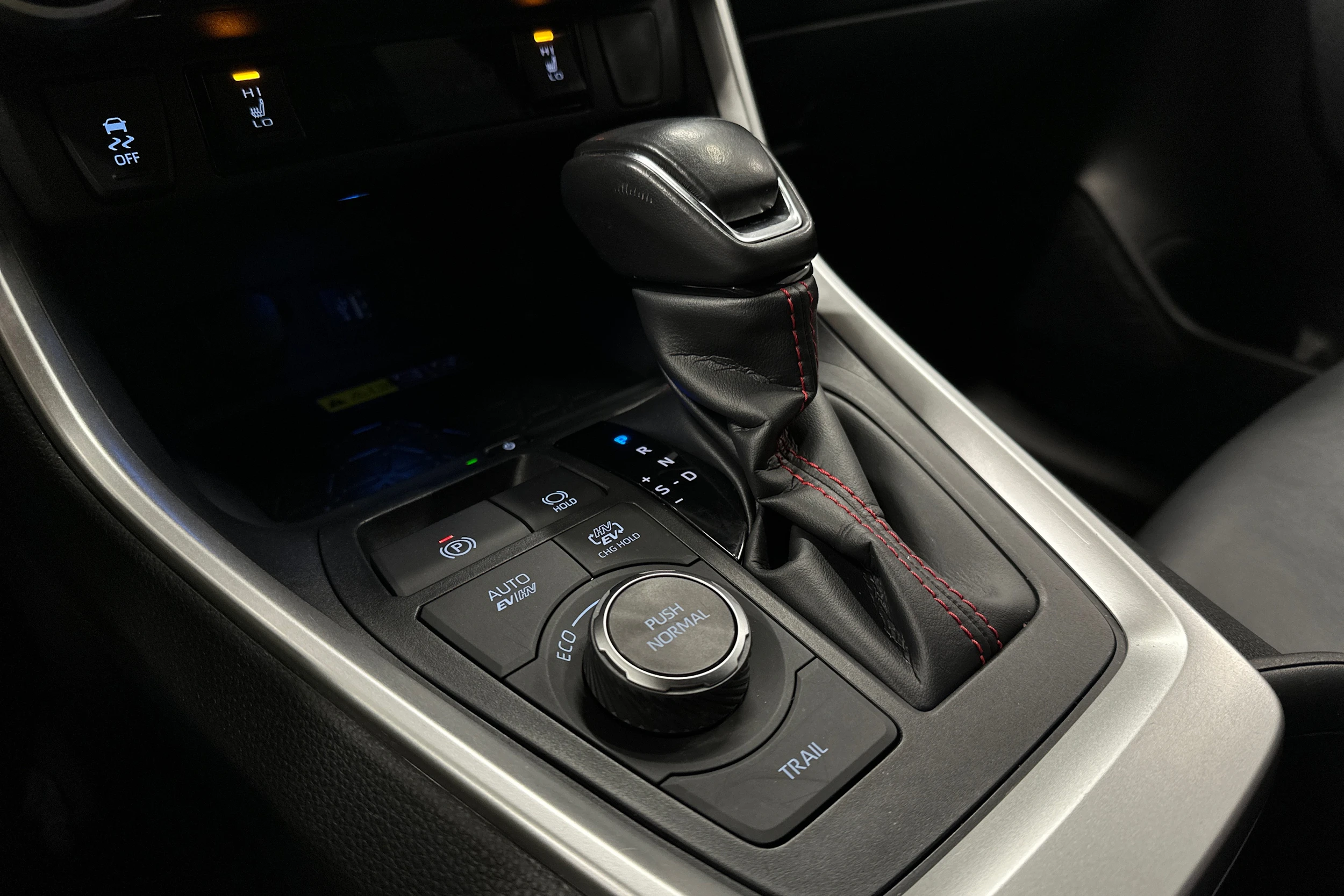 harmaa Toyota RAV4 Plug-in 2024 kuva 21.