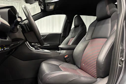 harmaa Toyota RAV4 Plug-in 2024 kuva 23.