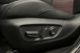 harmaa Toyota RAV4 Plug-in 2024 kuva 24.