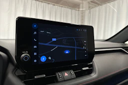 punainen Toyota RAV4 Plug-in 2024 kuva 18.