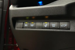punainen Toyota RAV4 Plug-in 2024 kuva 22.