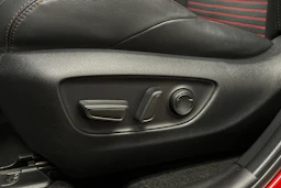 punainen Toyota RAV4 Plug-in 2024 kuva 24.