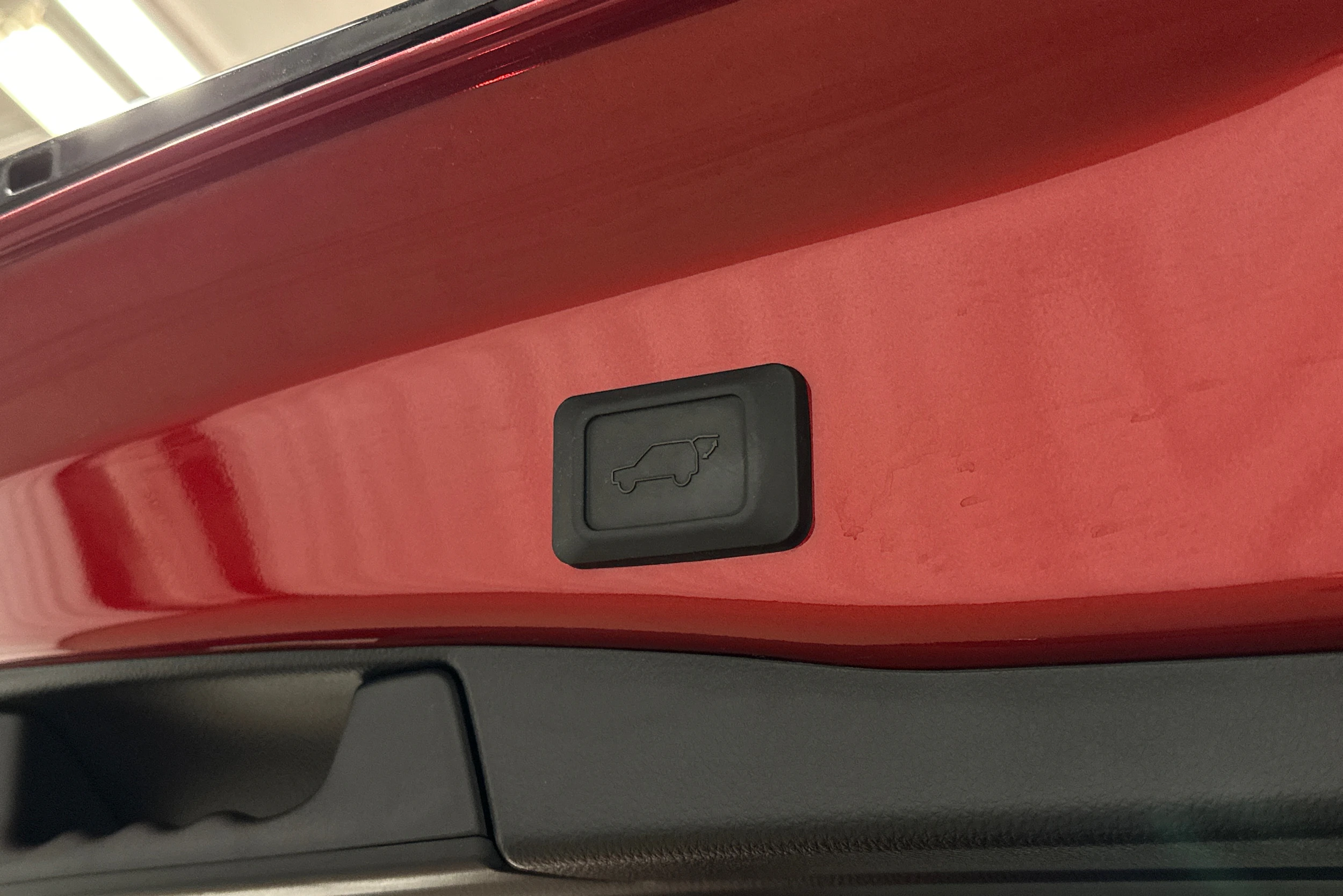 punainen Toyota RAV4 Plug-in 2024 kuva 27.