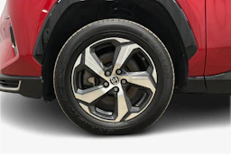 punainen Toyota RAV4 Plug-in 2024 kuva 12.