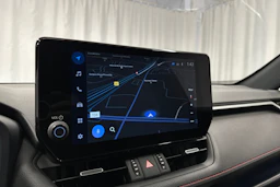 punainen Toyota RAV4 Plug-in 2024 kuva 18.