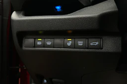 punainen Toyota RAV4 Plug-in 2024 kuva 22.