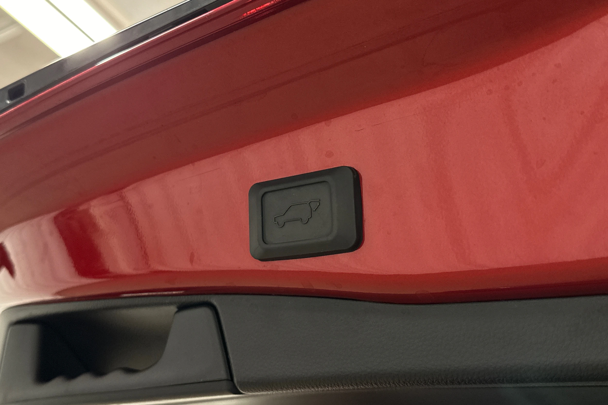 punainen Toyota RAV4 Plug-in 2024 kuva 27.