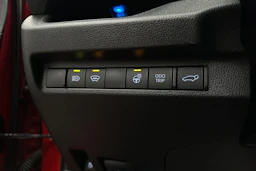 punainen Toyota RAV4 Plug-in 2024 kuva 22.