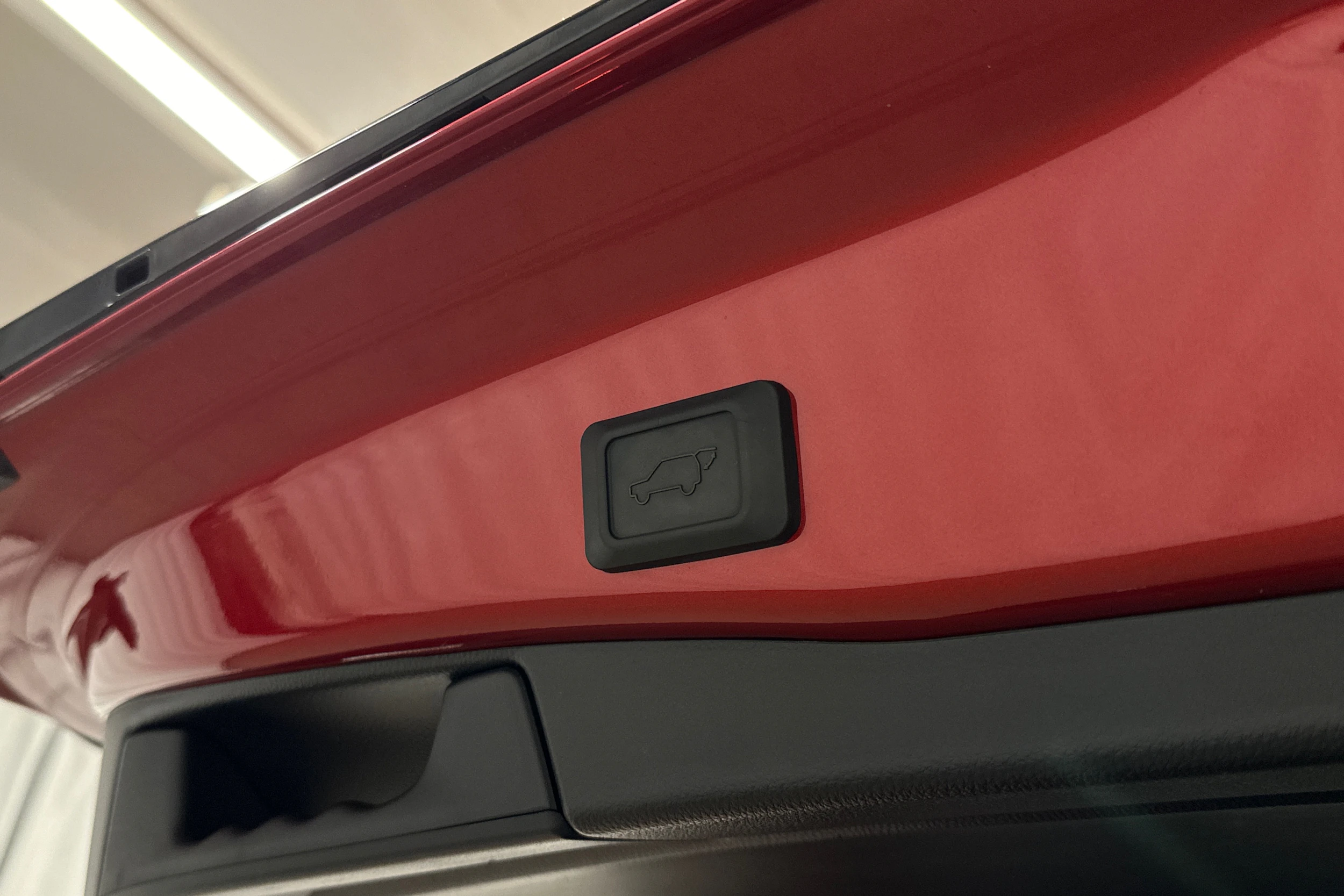 punainen Toyota RAV4 Plug-in 2024 kuva 27.