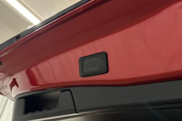 punainen Toyota RAV4 Plug-in 2024 kuva 27.