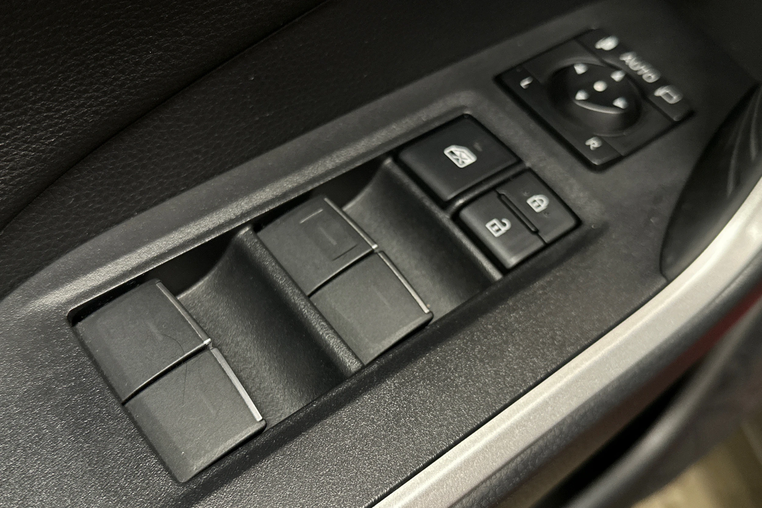 Toyota RAV4 Plug-in 2024 kuva 21.