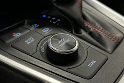 Toyota RAV4 Plug-in 2024 kuva 24.