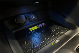 Toyota RAV4 Plug-in 2024 kuva 25.