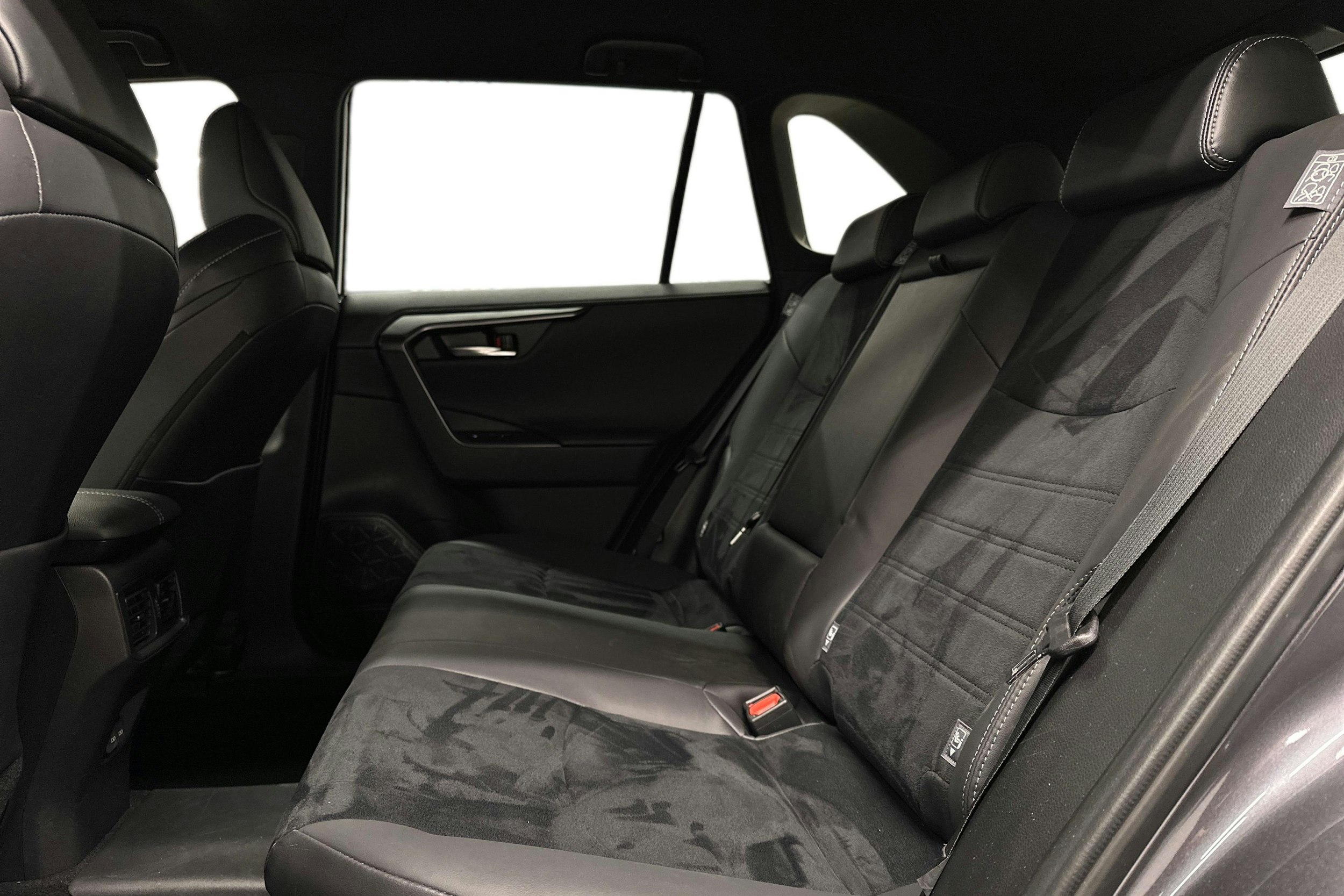 hopea Toyota RAV4 Plug-in 2024 kuva 10.